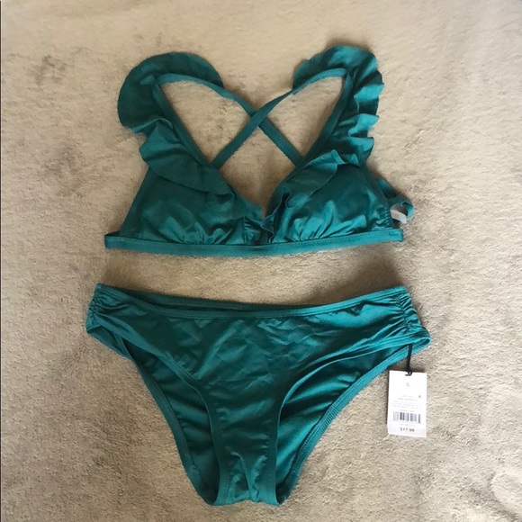 Shade & Shore Other - Green ruffle bikini set NWT